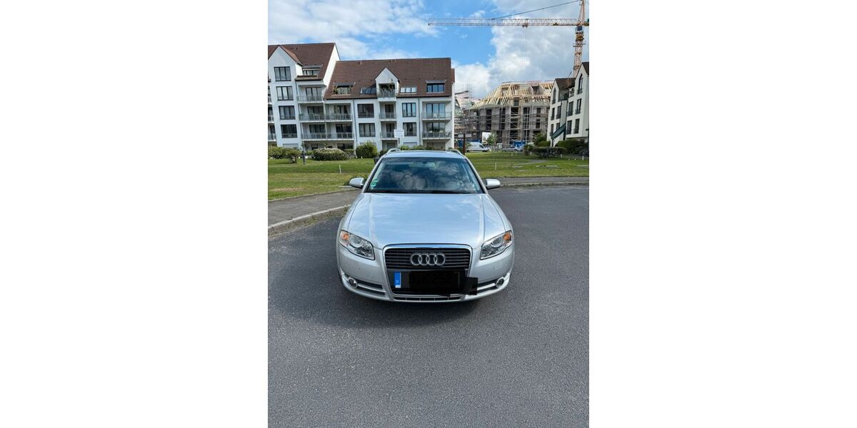 Audi A4 192.000 km 4.700 &euro; Düsseldorf 40235