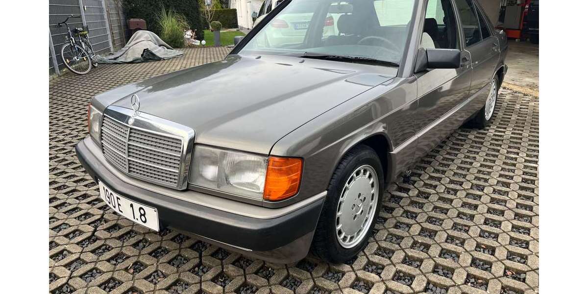 Mercedes-Benz 190 166.000 km 6.950 &euro; Krefeld 47809