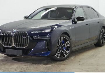 BMW i7 2.556 km 133.930 &euro; Mülheim 45472