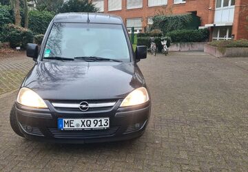 Opel Combo 241.486 km 2.900 &euro; Düsseldorf 40227