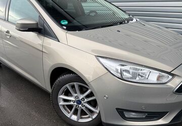Ford Focus 107.532 km 7.490 &euro; Wuppertal 42285