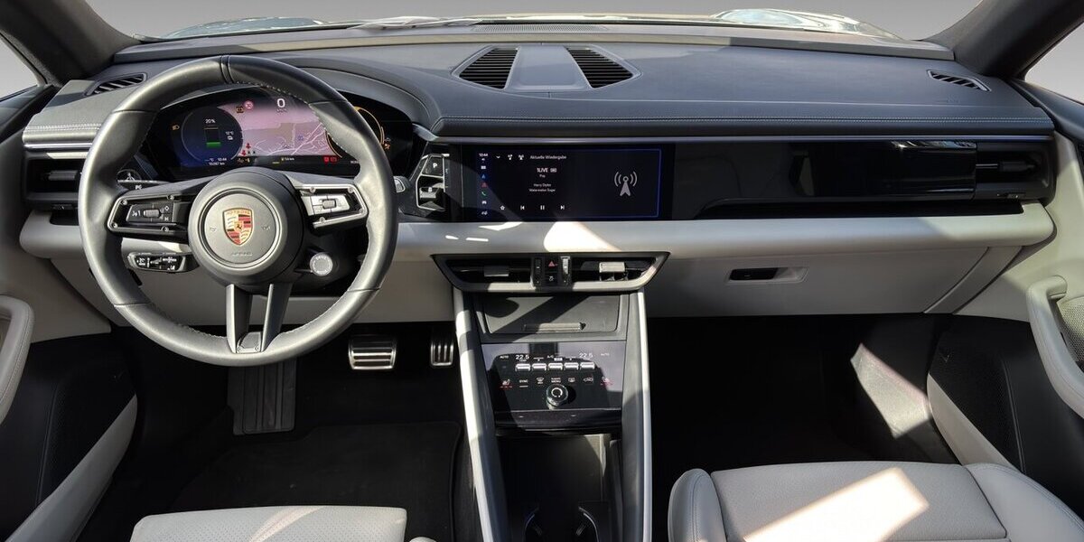 Porsche Macan Electric 4S Bose Pano AHK PASM PDLS+ HA-Lenk 15.287 km 47.500 &euro; Wuppertal 42327