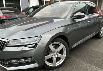 Skoda Superb 117.000 km 23.880 &euro; Düsseldorf 40549