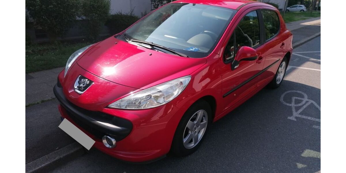 Peugeot 207 126.000 km 2.399 &euro; Oberhausen 46049