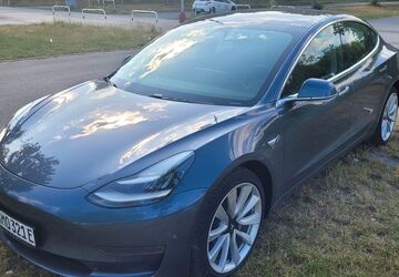 Tesla Model 3 91.600 km 20.900 &euro; Duisburg 47051