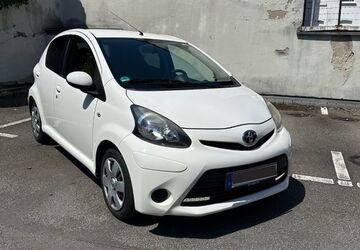 Toyota Aygo (X) 156.500 km 2.990 &euro; Düsseldorf 40219