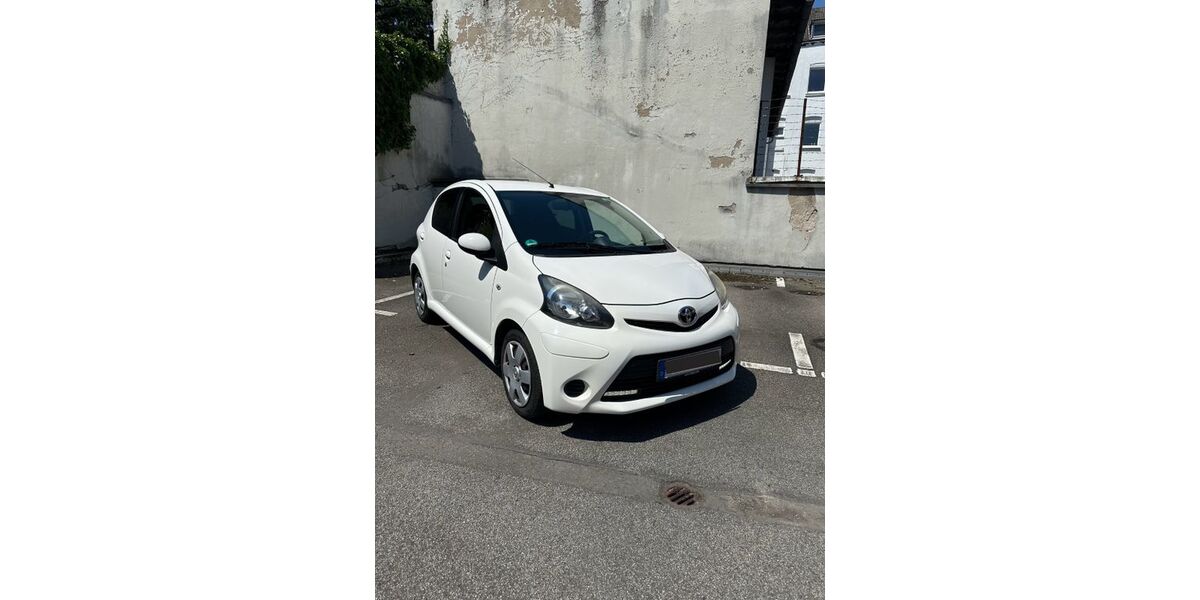 Toyota Aygo (X) 156.500 km 2.990 &euro; Düsseldorf 40219