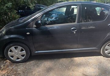 Toyota Aygo (X) 188.000 km 2.250 &euro; Düsseldorf 40595