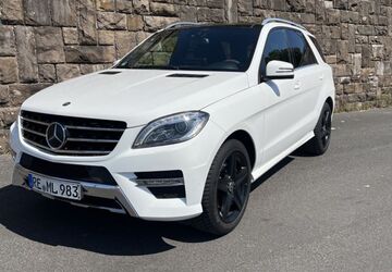 Mercedes-Benz ML 350 137.501 km 22.900 &euro; Düsseldorf 40472