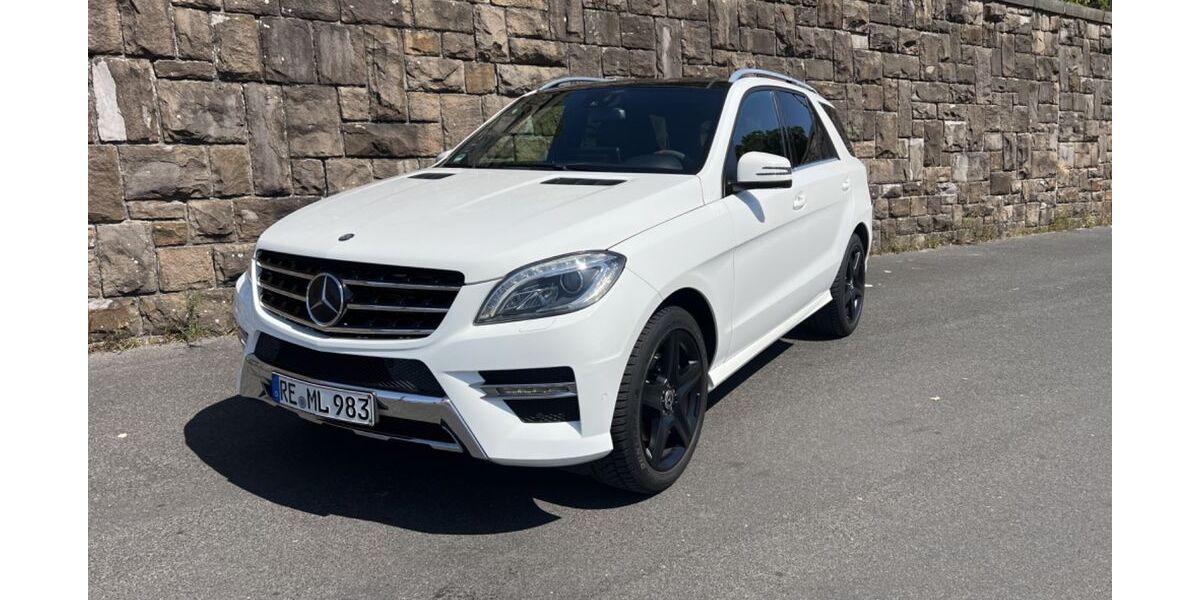Mercedes-Benz ML 350 137.501 km 22.900 &euro; Düsseldorf 40472